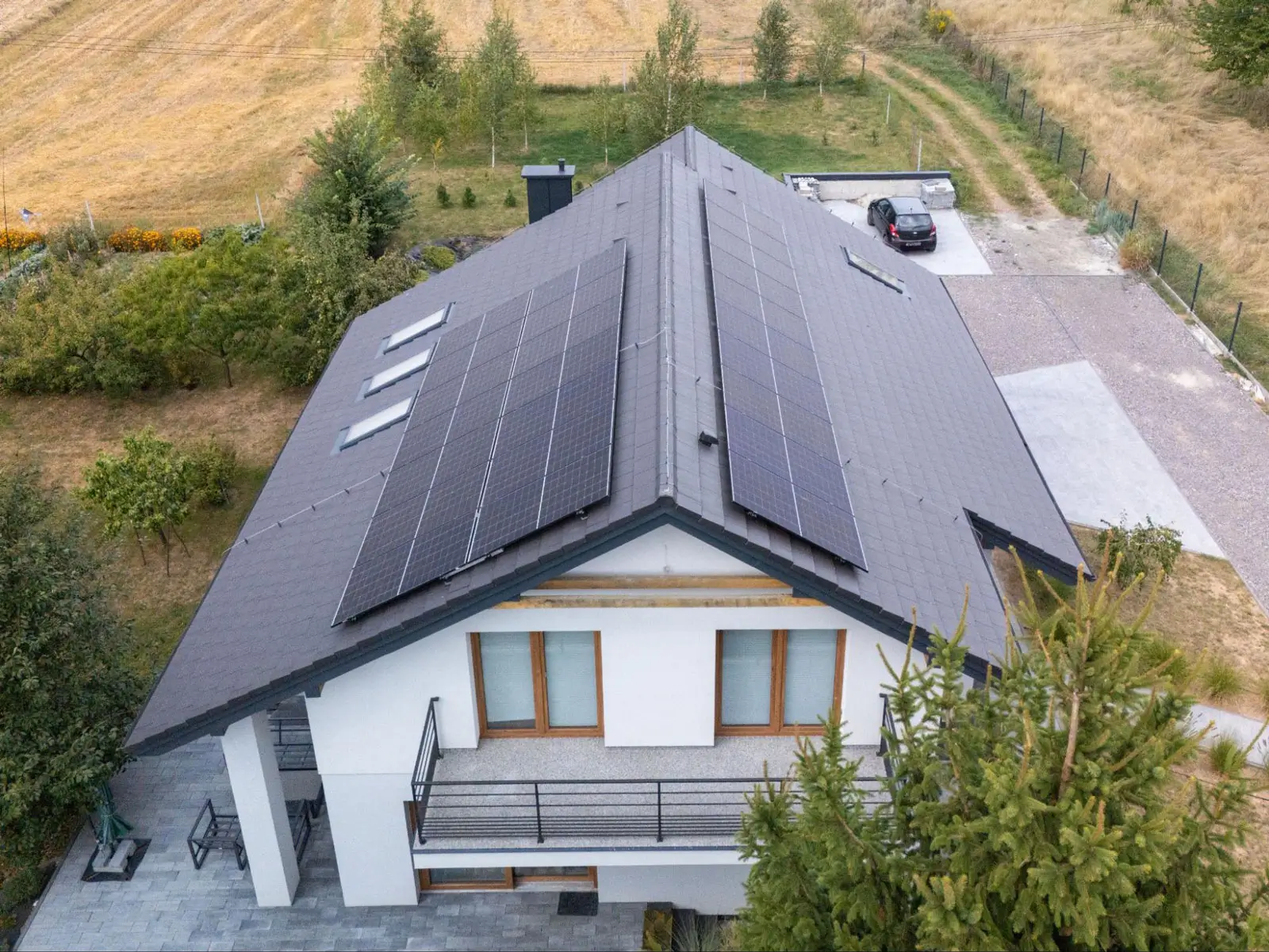 Twój dom, Twoja energia: Jak system Smart Home i falownik Deye maksymalizują zyski z fotowoltaiki